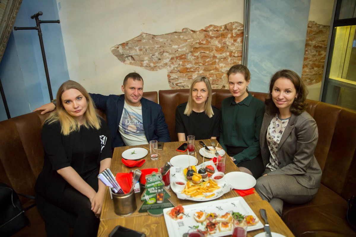 Ведущие отельеры Петербурга сошлись в интеллектуальной битве на вечере Expedia Group