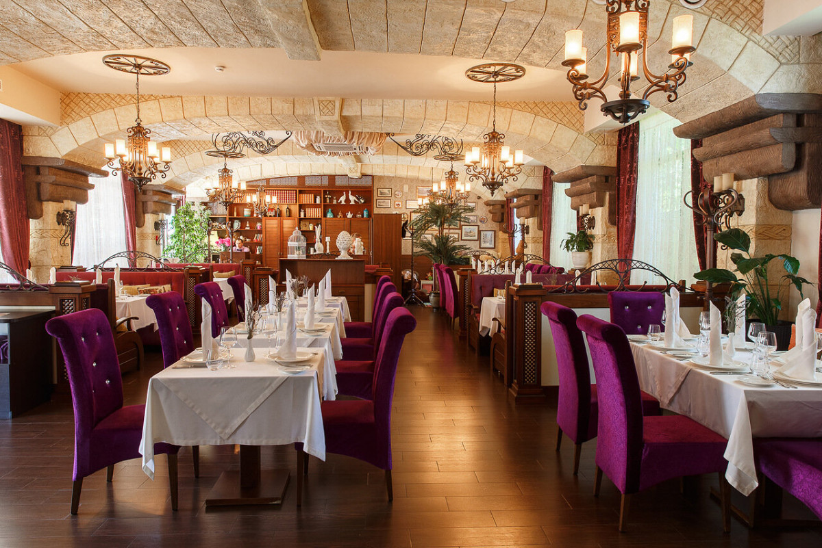 гастрономический ресторан Saint Michel, расположенный на территории семейного курорта Alean Family Resort & Spa Doville 5* (г. Анапа)